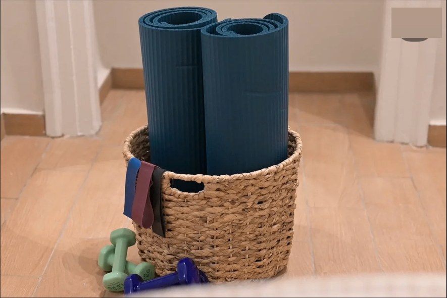 In room wellness yoga mats basket — Suite Aetheria at Syra di Giovanni 1862, Ermoupoli, Syros